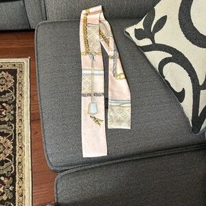 Elegant Pink and Cream Scarf